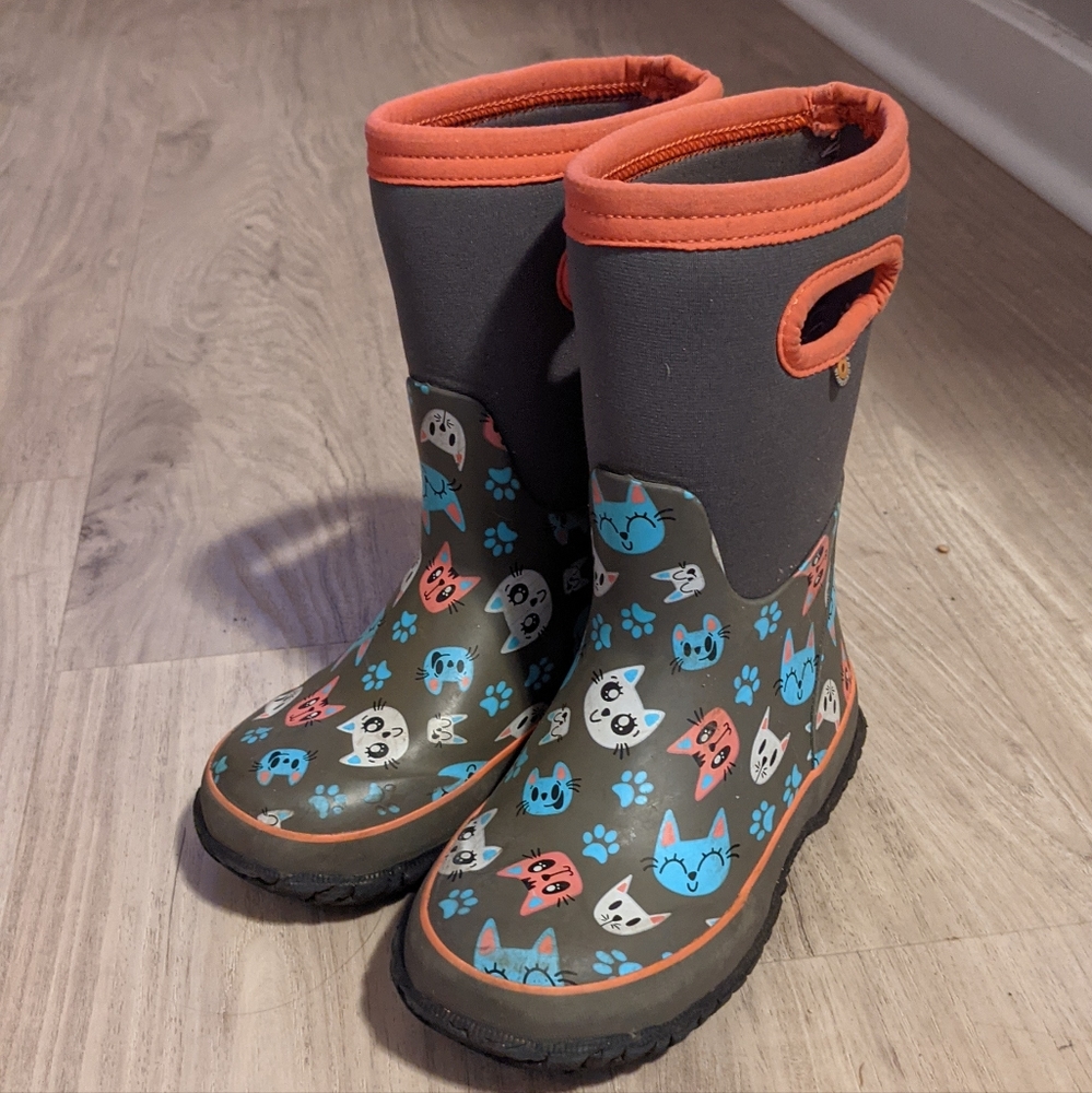 Kid size 13 rain boots